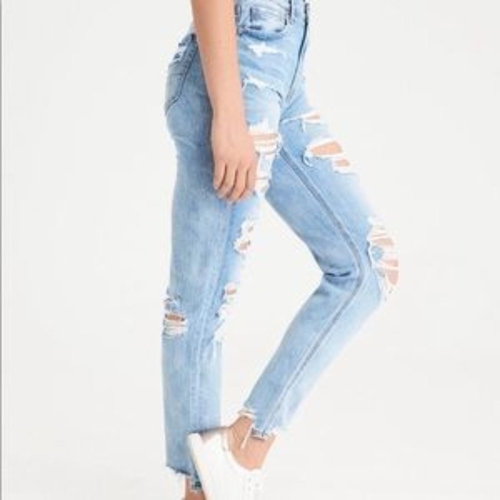 American Eagle Size 0 High Rise Destroyed Mom Jean Light Wash Ripped Distressed - Picture 2 of 10
